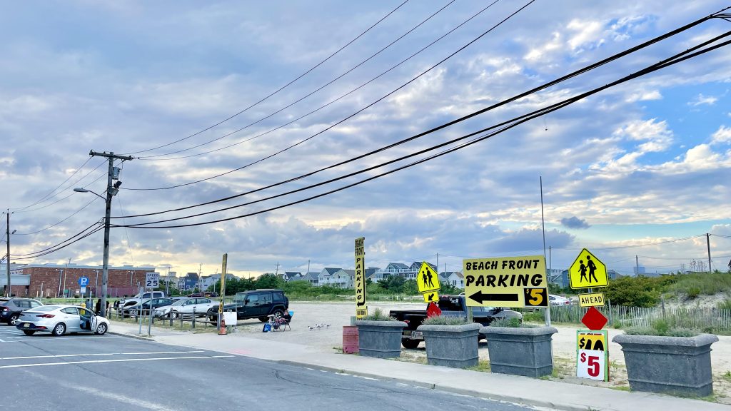 The Hiering Avenue parking facility, where a shower and changing facility has been proposed, Aug. 2023. (Photo: Shorebeat)