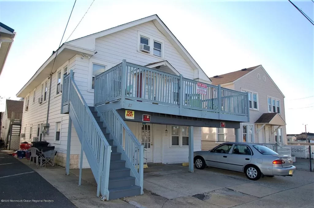 27 Grant Avenue (Credit: Zillow)