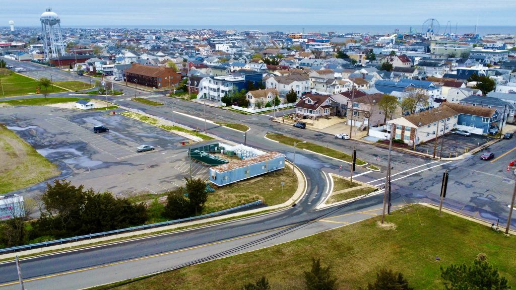 Bay Boulevard at the entrance to Seaside Heights, April 2014. (Photo: Shorebeat)