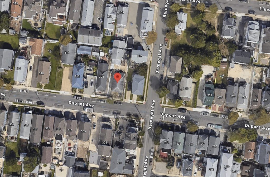 304 Dupont Avenue. (Google Earth)