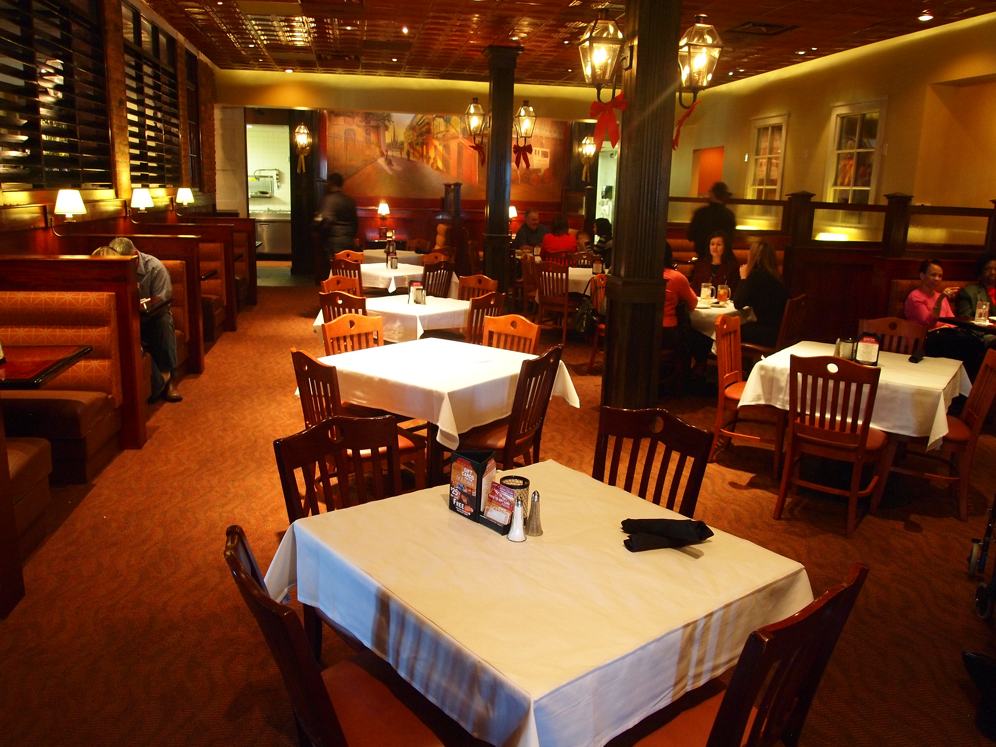 Indoor dining room. (File Photo/ Credit: Shreveport-Bossier Convention and Tourist Bureau/ Flickr)