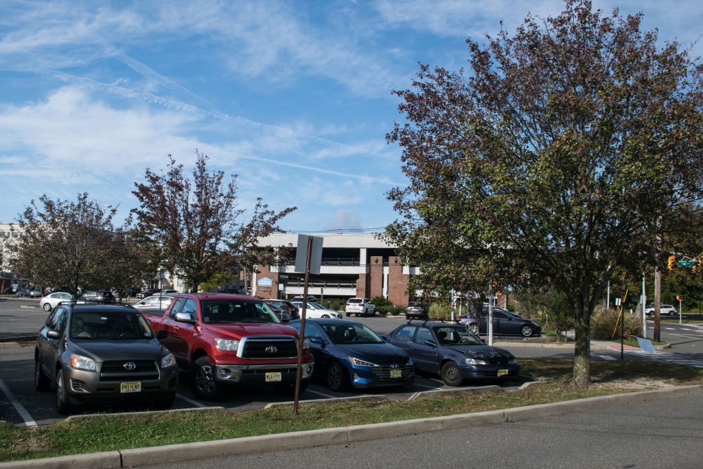 The Robbins Parkway redevelopment area and parking lot, Oct. 2020. (Photo: Daniel Nee)