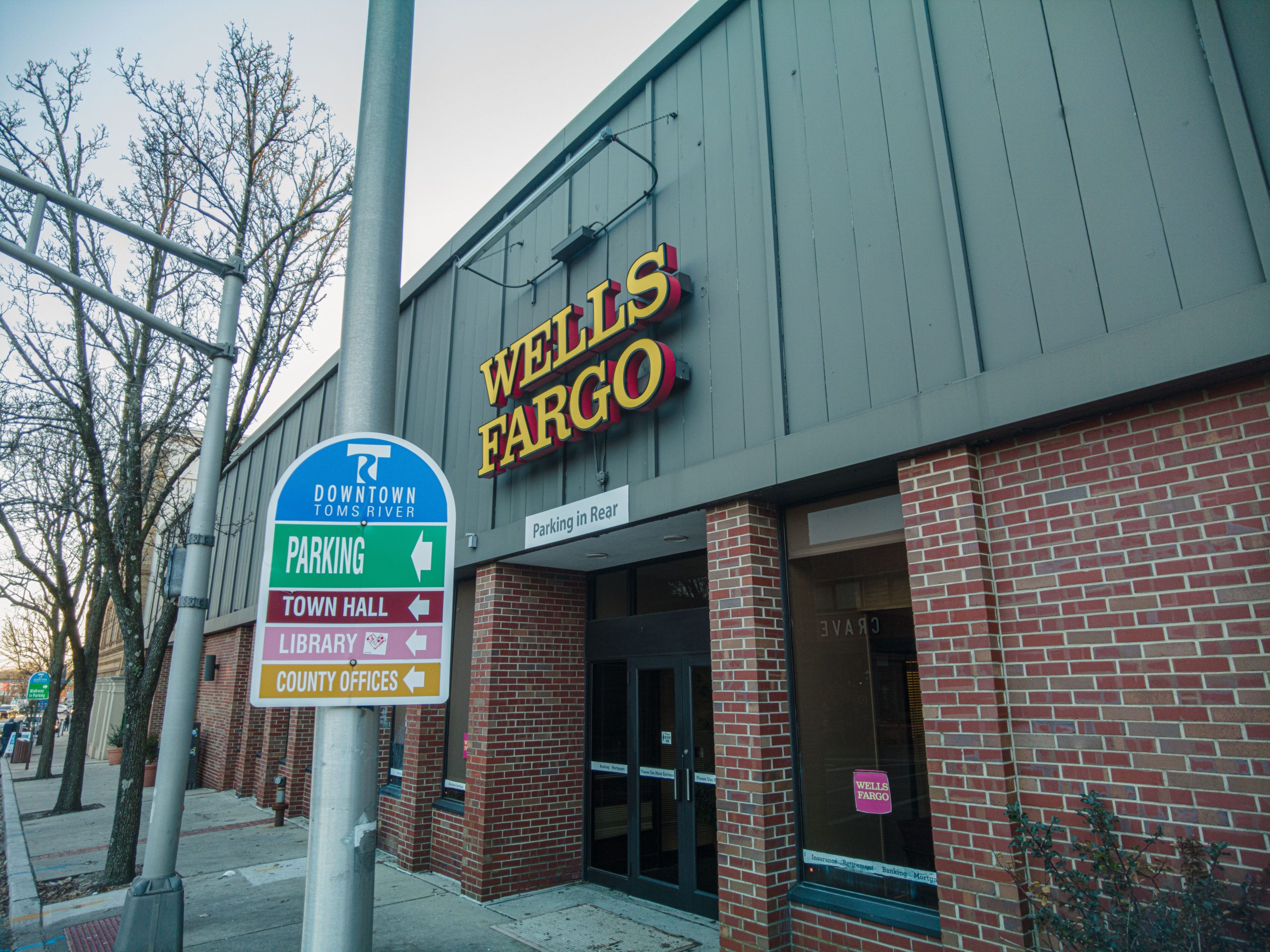 The now-shuttered Wells Fargo bank in downtown Toms River, Jan. 2022. (Photo: Daniel Nee)