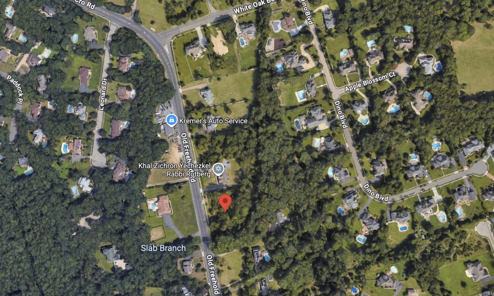 The property on which a house of worship is seeking approval in a residential zone in Toms River, N.J. (Google Earth)